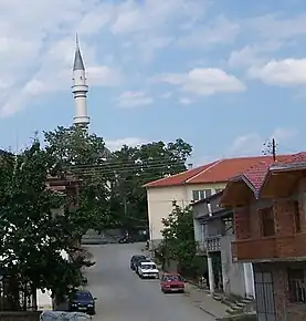 Strada principală și moscheea