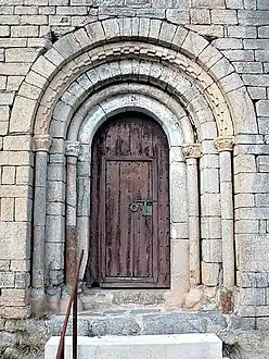 Portal,Biserica de Santa Maria, Viu de Llevata, Catalonia, Spania