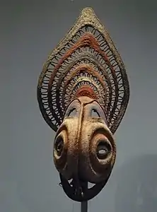 Mască de la mijlocul secolului al XX-lea