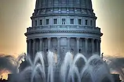 Clădirea Capitoliului statului Wisconsin la înserat