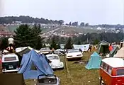 Corturi și mașini ale spectatorilor la Woodstock