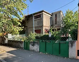 Bulevardul Gloriei nr. 12, probabil vernacular, anii 1930, un exemplu de arhitectură Art Deco