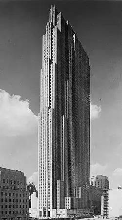 30 Rockefeller Plaza din New York City, de Raymond Hood (1933)