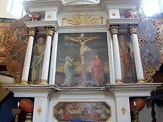 Altarul bisericii evanghelice