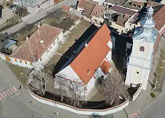 Biserica evanghelică (sec.XV), cu turnul baroc (1782)