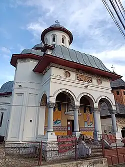 Biserica nouă Sfânta Treime