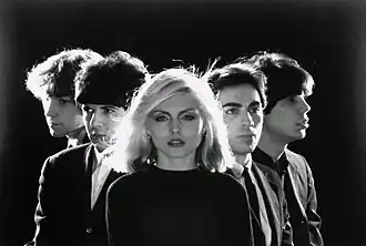 Blondie in 1977. L-R: Gary Valentine, Clem Burke, Debbie Harry, Chris Stein, and Jimmy Destri