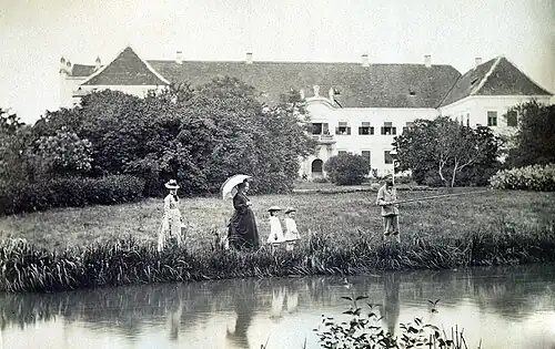 La pescuit, în parcul castelului (cca. 1890)