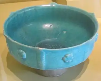 Bol de piatră glazurată din Persia (sec. XII)