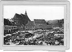 Zi de târg în Piața Sfatului (cca 1900)