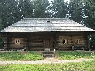 Casă tradițională din Ostra expusă la Muzeul Satului Bucovinean din Suceava