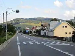 Șoseaua E58, traversând orașul Frasin