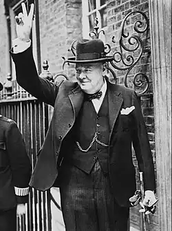 Winston Churchill, prim-ministru al Regatului Unit, laureat Nobel