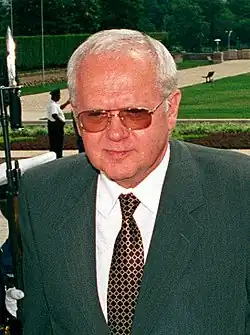 25 februarie: Victor Babiuc, politician român