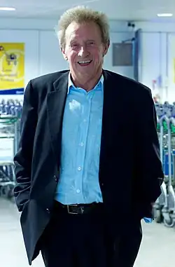 17 ianuarie: Denis Law, fotbalist scoțian