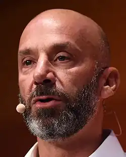 6 ianuarie: Gianluca Vialli, antrenor de fotbal  și fotbalist profesionist italian