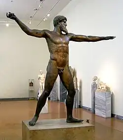 Zeus sau Poseidon; 460-450 î.Hr,; bronz; înălțime: 2,1 m; Muzeul Național de Arheologie (Atena)