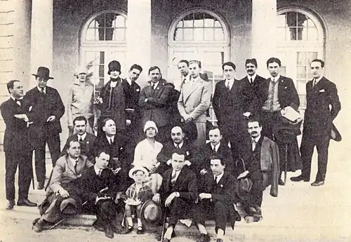 Grup de artiști (2)