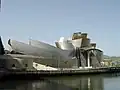 Imagine a muzeului Guggenheim din Bilbao