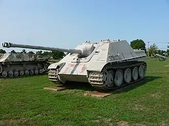 Vânătorul de tancuri Jagdpanther folosea șasiul tancului mediu Panther