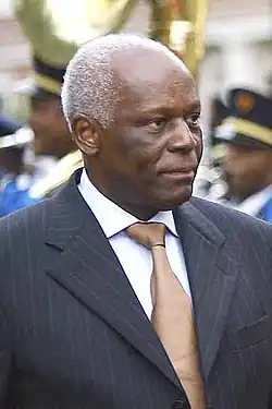 8 iulie: José Eduardo dos Santos, politician angolez, președinte al Angolei