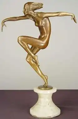 Nud de bronz al unei dansatoare pe un soclu de onix, de Josef Lorenzl (c. 1925)