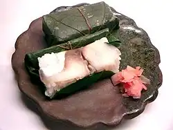 Kakinoha  frunze de (Kaki) sushi (柿の葉寿司)