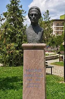 Bustul etnografului Ella Olosz⁠(hu)[traduceți]