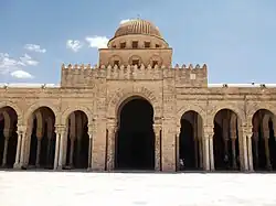 Portic islamic al Marea Moschee din Kairouan (Kairouan, Tunisia)