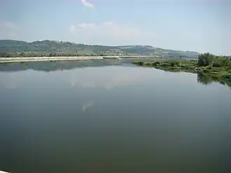 Lac de acumulare pe râul Olt lângă Glâmboaca