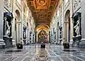 Interiorul bazilicii