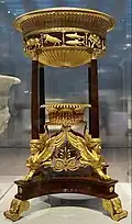 Jardinieră; 1819; mahon și bronz aurit; înălțime: 1 m; Luvru