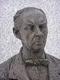 Sándor Márai (detaliu statuie, Košice, Slovacia)