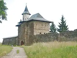 Clădirea cu paraclis