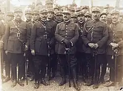 Gh. Avramescu (lt-col., al doilea din dreapta), șef de stat major al Diviziei 10 condusă de gen. Ion Macri (în centru) 1923 - 1928.