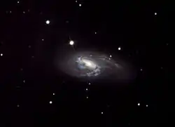 Galaxia M66, fotografiată cu echipament pentru amatori