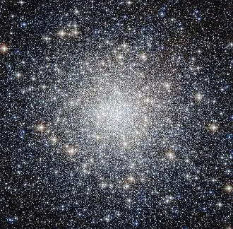 Inima roiului globular Messier 92 (M92), unul dintre cele mai vechi și mai strălucitoare din Calea Lactee.