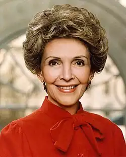 6 martie: Nancy Reagan, soția președintelui american Ronald Reagan