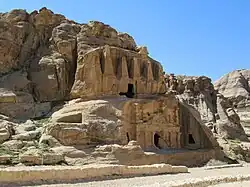 Obeliscul mormântului