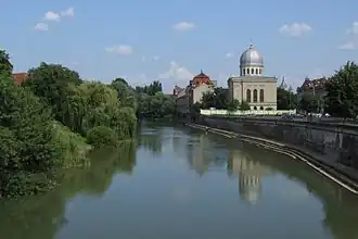 Oradea - Râul Crişul Repede și Sinagoga mare