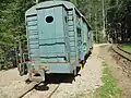 Vagon în stația Paltin, în 2012, pe calea ferată forestieră Vișeu cu ecartament de 760 mm.