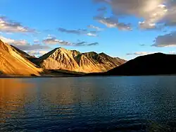 Lacul Pangong in Ladakh (India de nord)