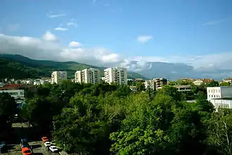 Petrici și muntele Belașița