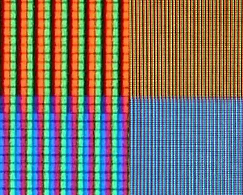 Pixeli albaștri și portocalii pe un ecran de televiziune LCD. În stânga mărirea sub-pixelilor roșii, verzi și albaștri.