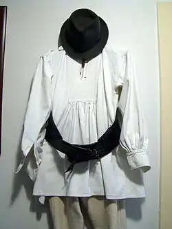 Port popular din Mihalț