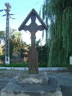 Troița de la intrare