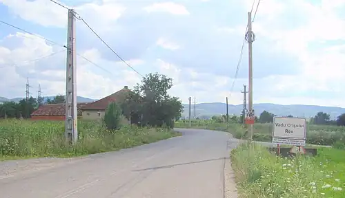 Intrarea în localitatea Vadu Crișului