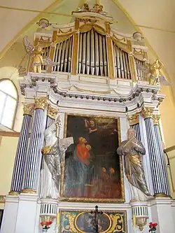 Altarul bisericii evanghelice