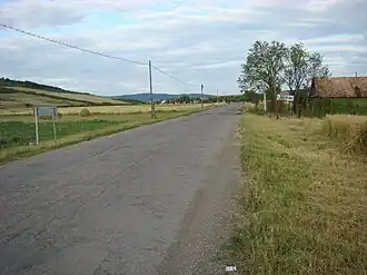 Intrarea în satul Luna de Jos