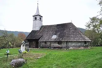 Biserica de lemn „Sfinții Arhangheli” din Câmpuri de Sus